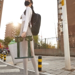 [妖精社]T2113_嫩模苏伟摆摊儿主题户外百褶裙下超薄无内灰丝裤袜极致诱惑写真57P