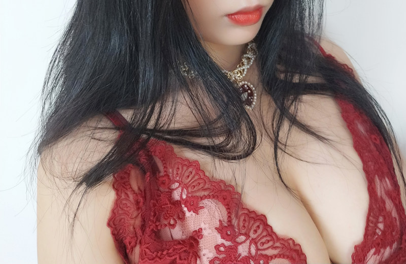 轩萧学姐 – 酒红色睡衣 [36P3V-209MB]